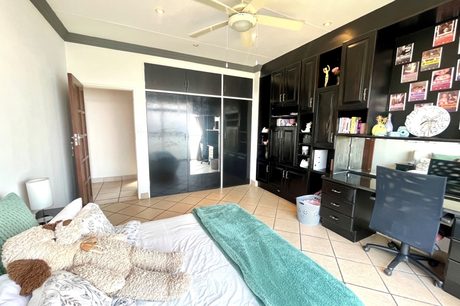 3 Bedroom Property for Sale in Kosmos North West
